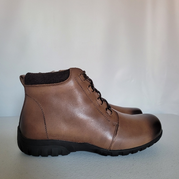 NIB Propet Delaney Brown Ankle Booties - Picture 3 of 8